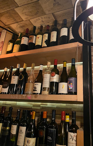 Opinii despre Wine O'Clock în Αθήνα - Γαστρονομία και φιλοξενία