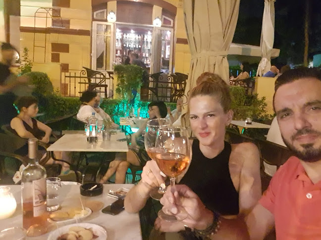 Opinii despre Aperito Wine Bar Restaurant & Special Cocktails în Καλαμαριά - Γαστρονομία και φιλοξενία