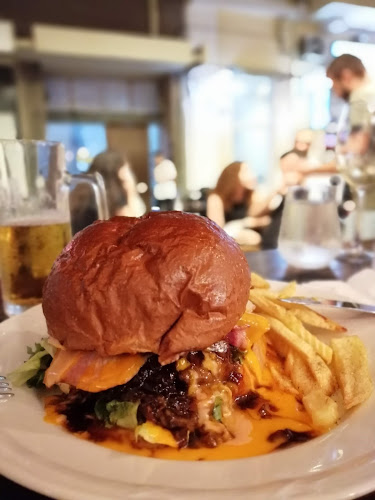 Ομήρου 6, Χίος 821 00