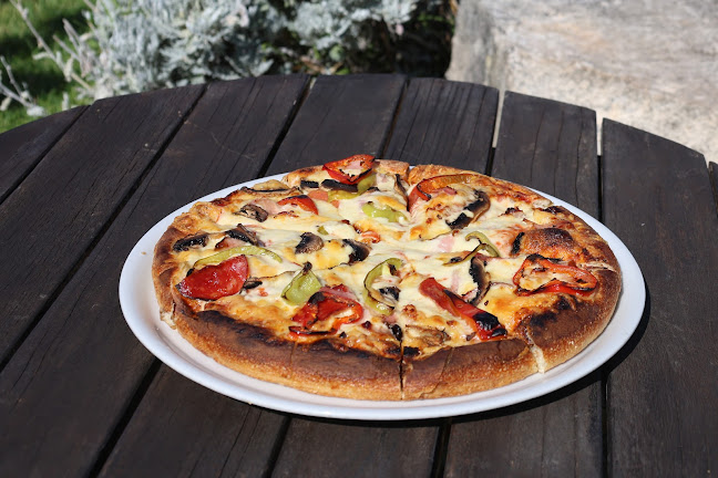 Opinii despre Rocaria Beach Bar în Μουδανιά - Γαστρονομία και φιλοξενία