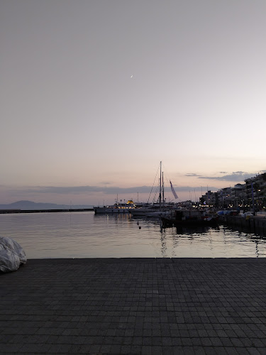 Ναυαρίνου 2, Καλαμάτα 241 00