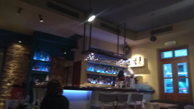 Πλατεία Ιερέος Λαθουρά Γεωργίου, Κάραβος, Αλιβέρι