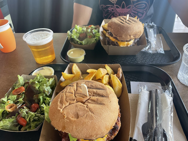 Picadillo Burger Nest - Γαστρονομία και φιλοξενία