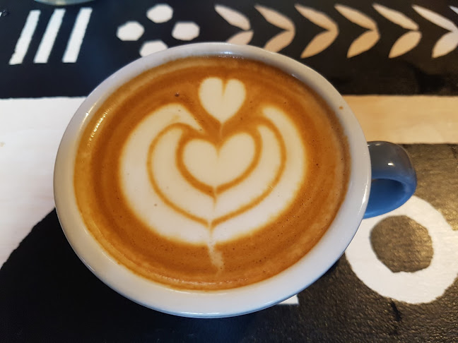 The Underdog® Flagship Store Thissio