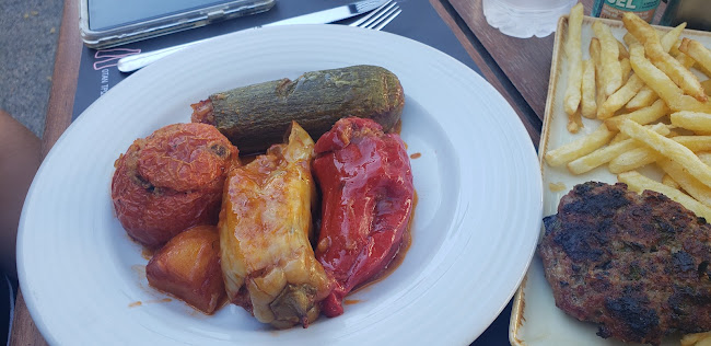 Κοτονέον - Γαστρονομία και φιλοξενία