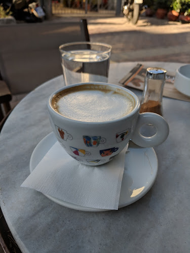 Comentarii opinii despre Καφ'έδρα