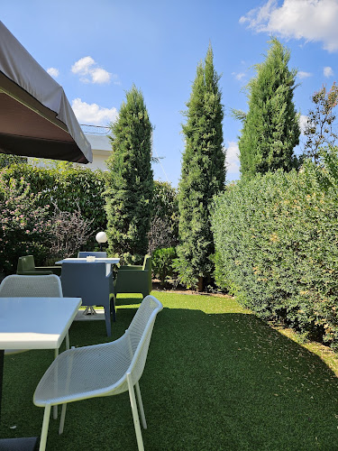 Edo na meineis Cafe-Bistro - Γαστρονομία και φιλοξενία