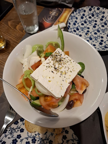 Opinii despre Καφενείο - Ρακάδικο Αϊβαλιώτης în Ηράκλειο - Γαστρονομία και φιλοξενία