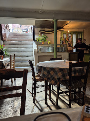 Sokratous 9 &, Θεάτρου 2, Αθήνα 105 52