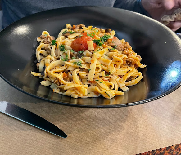 Τρεις Λαλούν - Treis Laloun