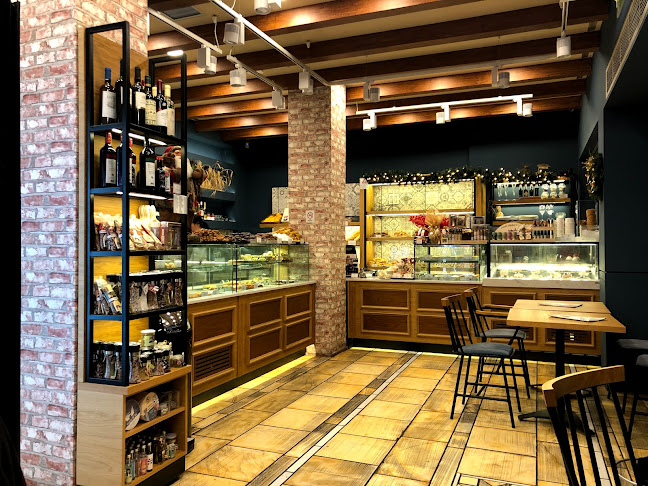 Ionos Plaka - Γαστρονομία και φιλοξενία