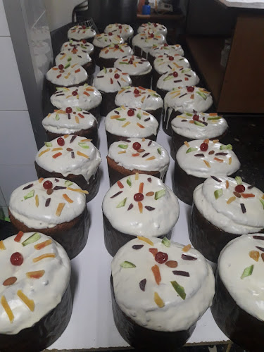 Opinii despre Φούρνος Στρεμπενιώτη φούρνοι φλαμούρη în Πολίχνη - Γαστρονομία και φιλοξενία