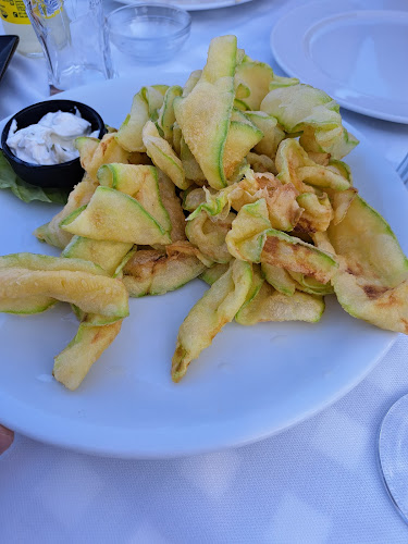 Το Νησάκι - Γαστρονομία και φιλοξενία