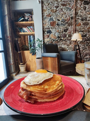 Alley dog - Μυτιλήνη