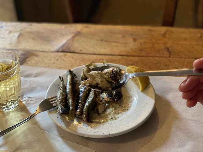 Sokratous 9 &, Θεάτρου 2, Αθήνα 105 52