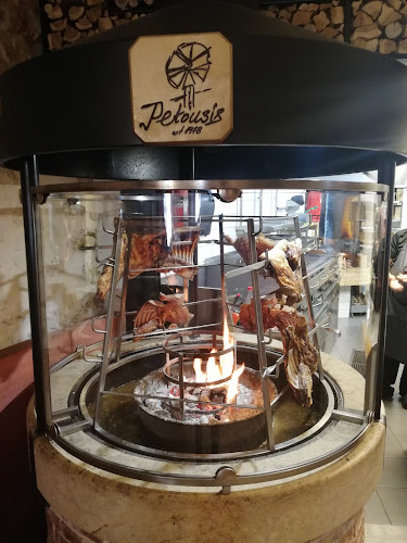 Opinii despre Πετούσης Ταβέρνα (Ηράκλειο) în Ηράκλειο - Γαστρονομία και φιλοξενία