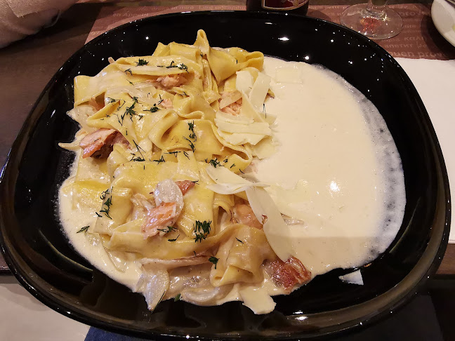 Έξι Βρύσες - Πολύγυρος