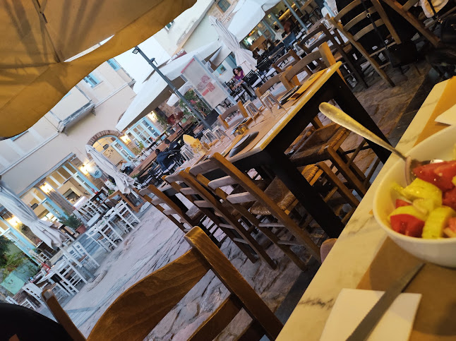 Αγίου Γεωργίου Φρουρίου 12, Χίος 821 00