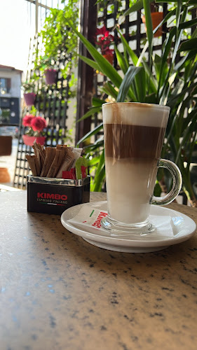 Opinii despre Friends Cafe-Bar în Ορμύλια - Γαστρονομία και φιλοξενία