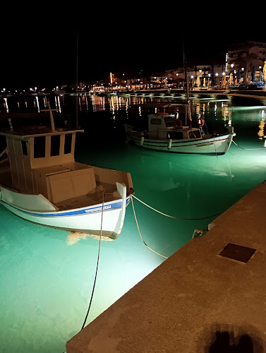 Ταβέρνα - Εστιατόριο Με Ρακί