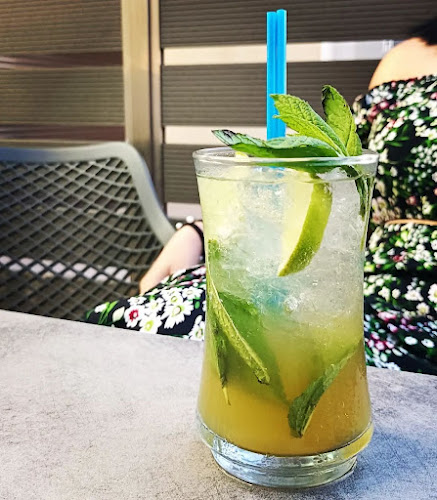 Opinii despre Green Parrot Beach Bar Rethymnon în Ρέθυμνο - Γαστρονομία και φιλοξενία