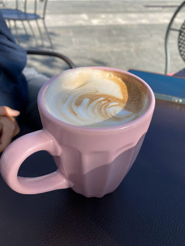 Opinii despre CAFE CINE 23 în Κόνιτσα - Γαστρονομία και φιλοξενία