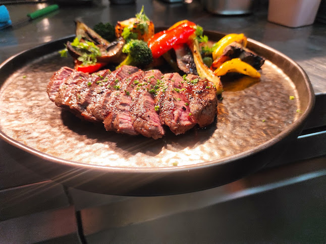 Comentarii opinii despre PERSONA GRATA