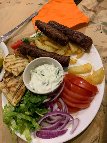 Τα 2 Γουρουνάκια - Λαύριο