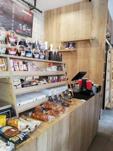 Opinii despre Broken Cup în Πολύγυρος - Γαστρονομία και φιλοξενία