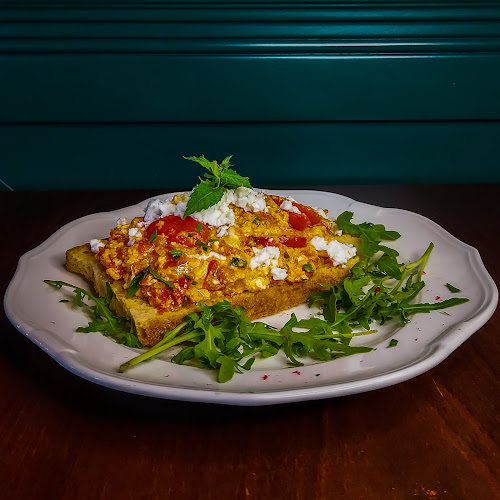 Aparto Bistro • Cafe Bar