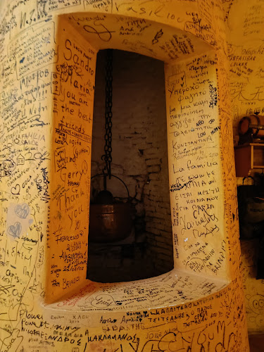 ΛΑ ΦΑΜΙΛΙΑ - Γαστρονομία και φιλοξενία