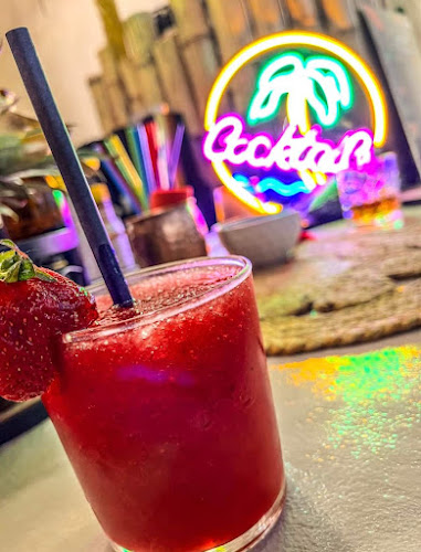 Parrot cocktail & burgers - Σκιάθος