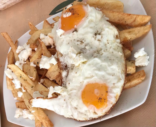 ΤΟ ΧΩΡΙΟ Ταβερνείον Μεζεδοπωλείον - Γαστρονομία και φιλοξενία