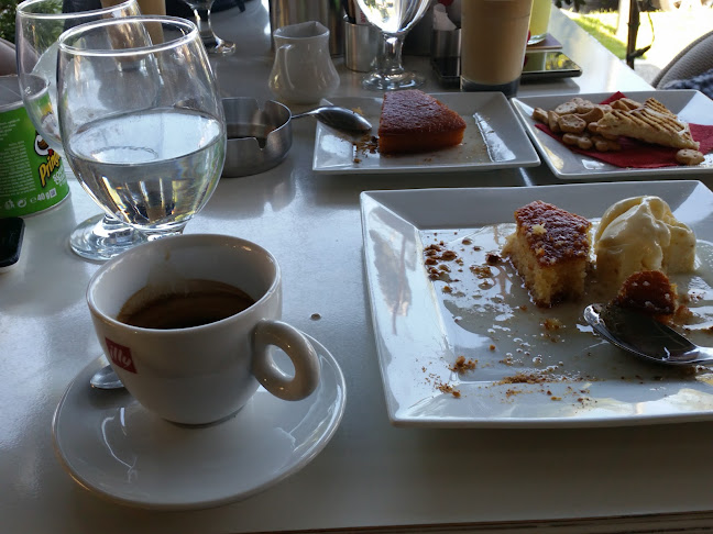 Comentarii opinii despre Beluga Cafe & Restaurant Bar