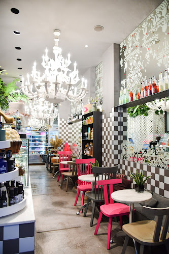 Fresh Ζαχαροπλαστεία - Δελενίκα Ελένη