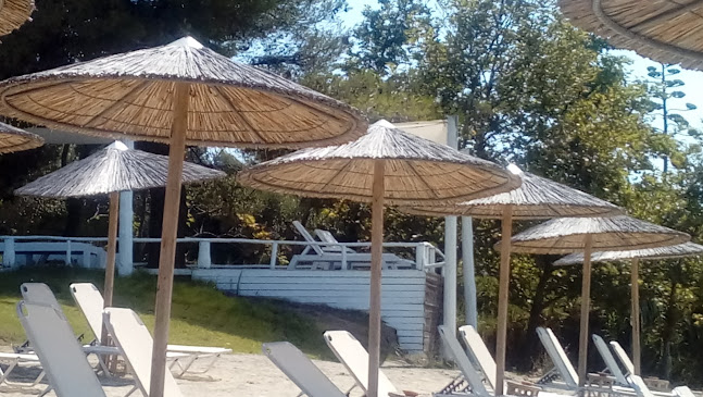 White Season Beach Bar - Νέα Σκιώνη