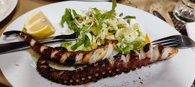 Opinii despre Εστιατόριο Τα Καραφάκια în Αίγινα - Γαστρονομία και φιλοξενία