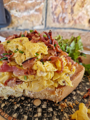 Opinii despre Istiaia café & bistro în Λουτρά Αιδηψού - Γαστρονομία και φιλοξενία