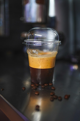 ΚΑΝΤΙΝΑ ΠΟΡΤΟ 9, ΞΑΝΘΟΣ ΓΙΑΛΟΣ