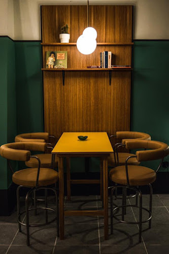 Κάρολος Wine bar