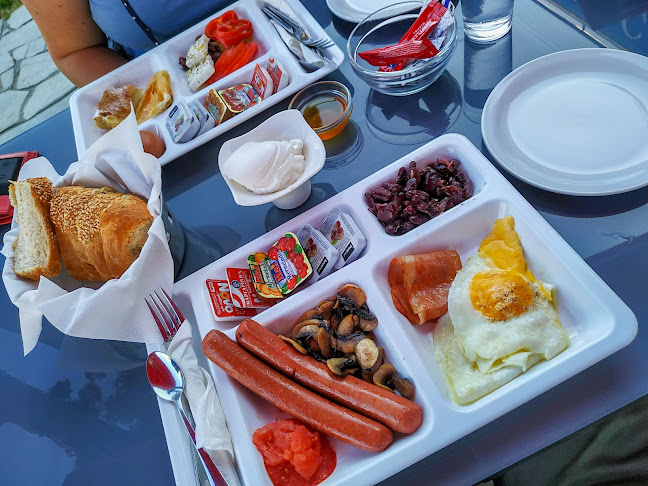 Pacific Cafe-Snack Bar