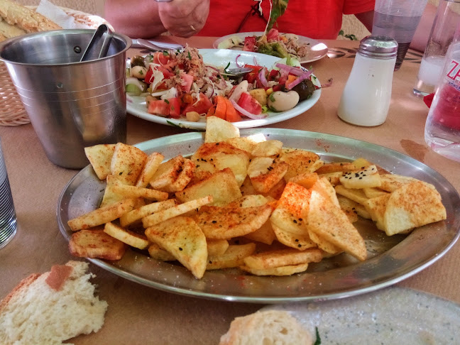 Τριαντάφυλλος - Η Μικρή Πλατεία - Γαστρονομία και φιλοξενία