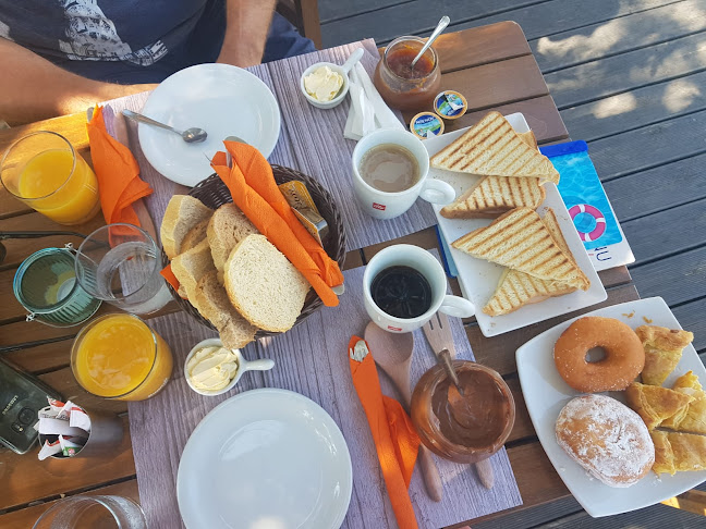 Comentarii opinii despre Johnny's pool cafe& Restaurant