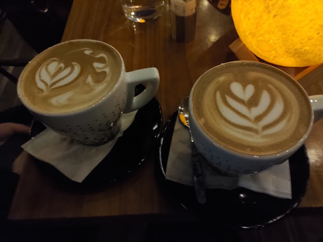 Comentarii opinii despre Treehouse Cafe Περιστέρι