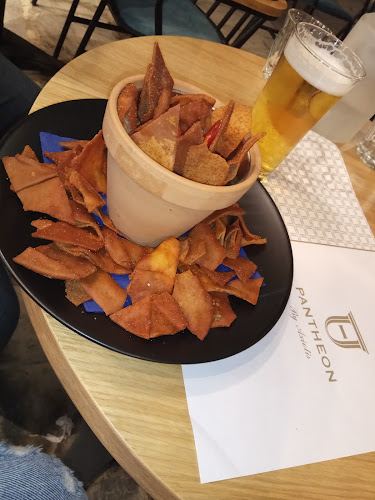 Ionos Plaka - Γαστρονομία και φιλοξενία