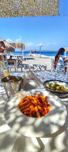 Opinii despre Καΐκι Beach Club în Σπέτσες - Γαστρονομία και φιλοξενία