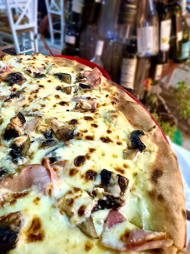 Tsaperdona pizza pasta - Ιαλυσός