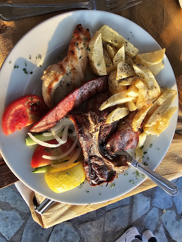 Triena Restaurant & Rooms