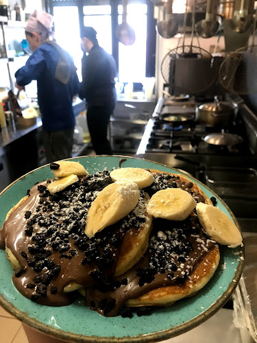 Streetwise - Πετρούπολη