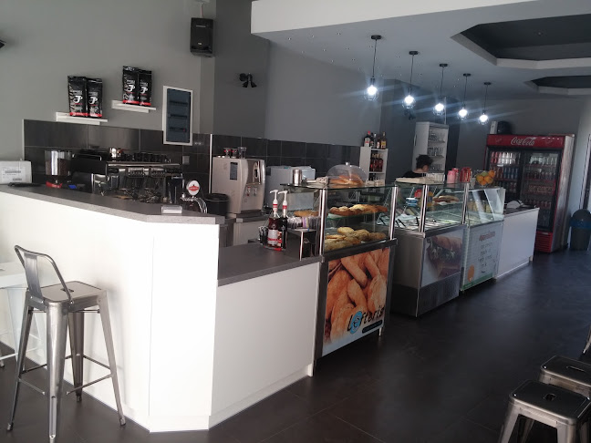 Opinii despre Lefteris All Day Snack-cafe în Πέραμα - Γαστρονομία και φιλοξενία